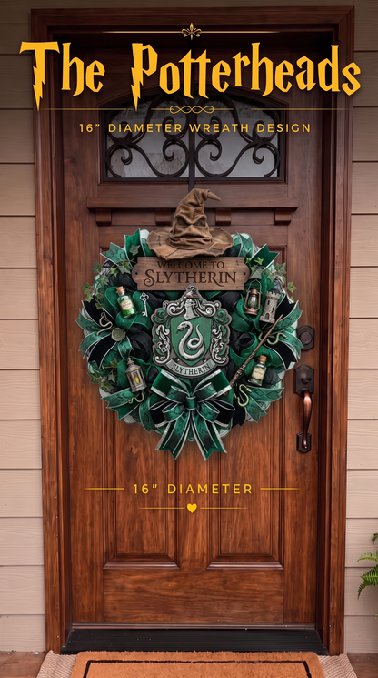 Hogwarts Wreath (PRE-ORDER)